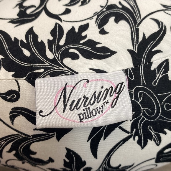 Nursing Pillow brand nursing pillow black and white floral print - Picture 3 of 4